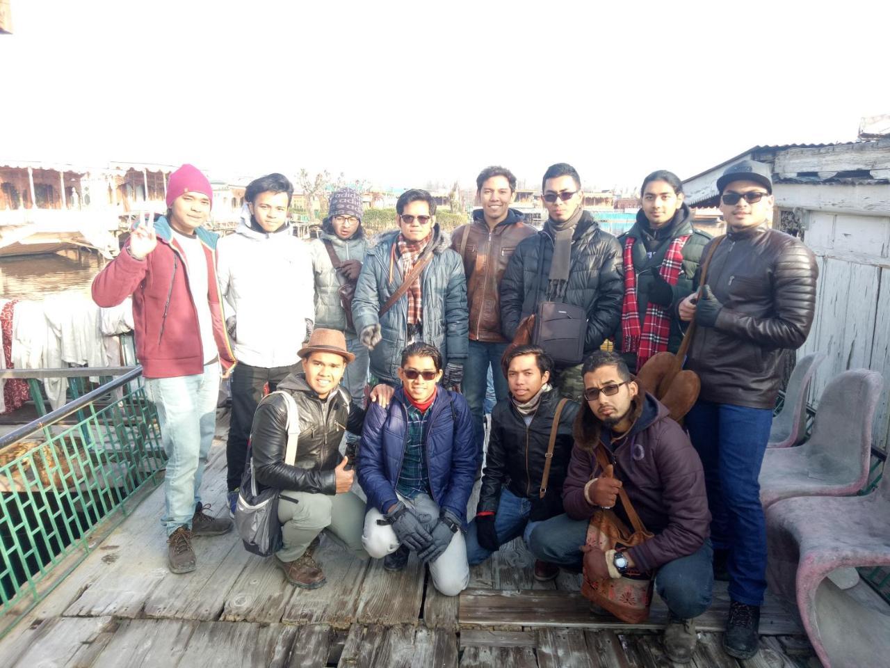 Young Shahzada Group Of Houseboats Srinagar  Luaran gambar